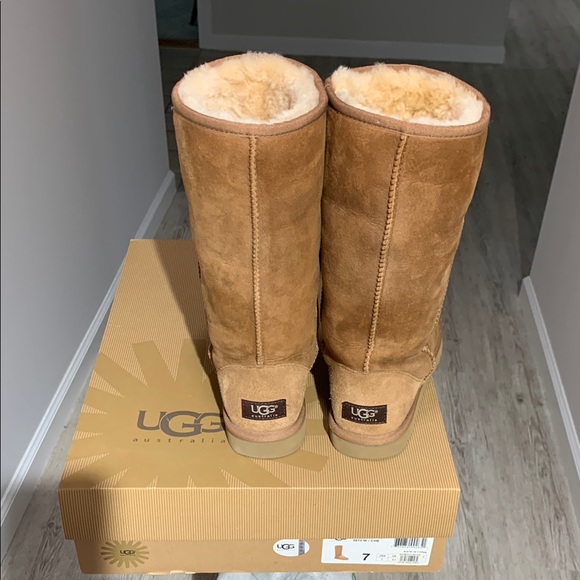 UGG Classic Tall Tan Boots Chestnut Sz 7 EUC - Picture 3 of 16